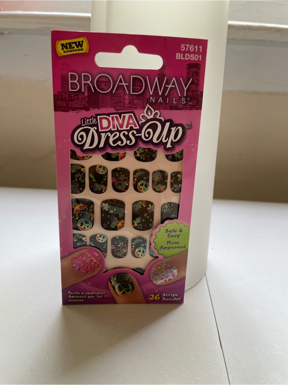Broadway Nails Little Diva Dress-Up Nail Strips 26 Ct Kids BFF Peace NEW